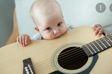 Screenshot 2022-10-29 at 22-28-08 baby gitarre kostenlose bilder - Google Suche